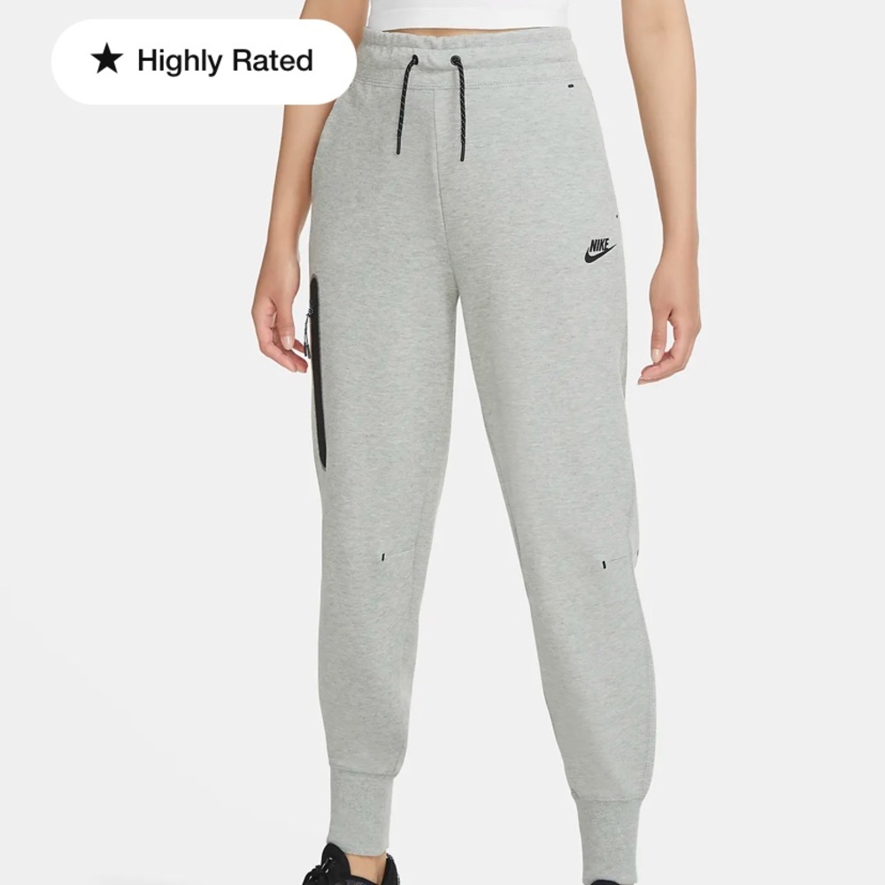NWT Womens Nike sportswear techfleece joggers